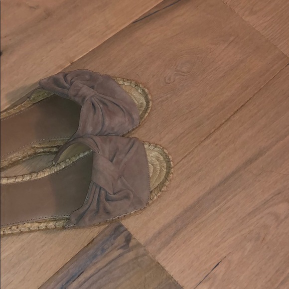 grey Marc Fisher slides worn once - Picture 4 of 4